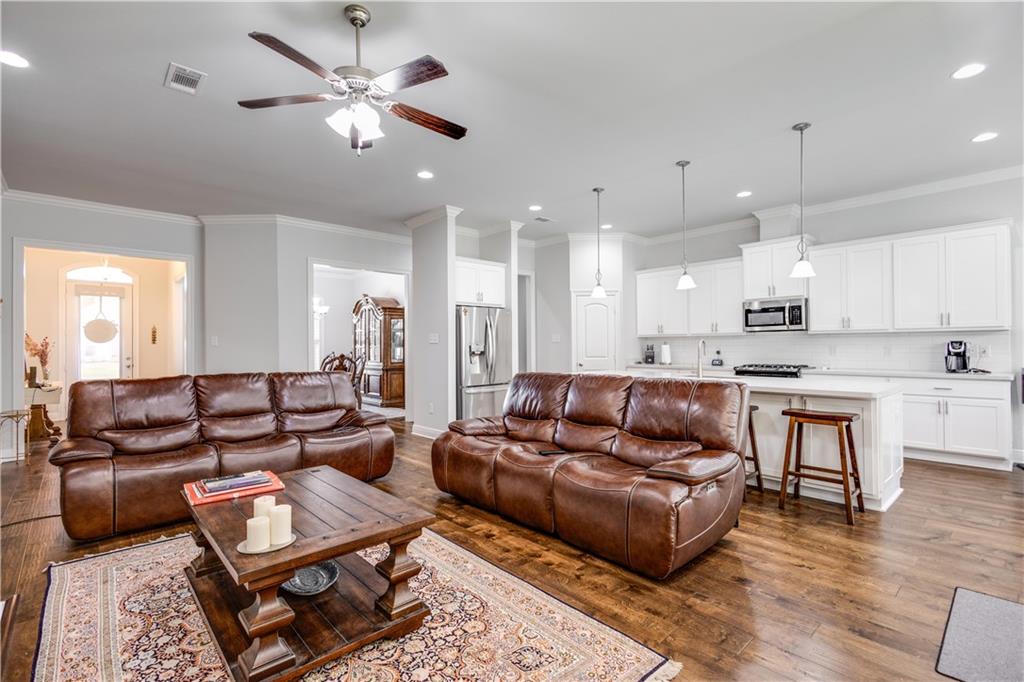 724 PERRILLOUX TRACE Avenue