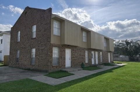 64 CARRIAGE Lane Destrehan LA 70047