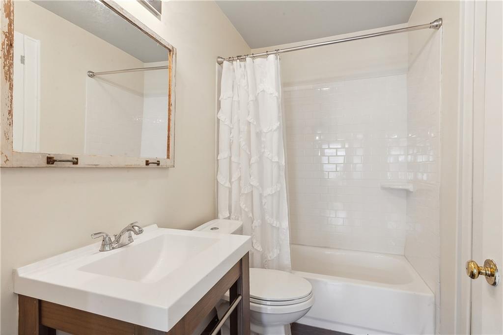 Metairie, Louisiana 70001, United States, 3 Bedrooms Bedrooms, ,2 BathroomsBathrooms,Residential,Pending,63949