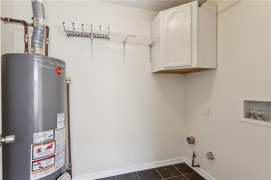 Metairie, Louisiana 70001, United States, 3 Bedrooms Bedrooms, ,2 BathroomsBathrooms,Residential,Pending,63949