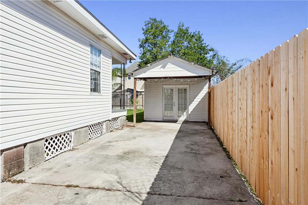 Metairie, Louisiana 70001, United States, 3 Bedrooms Bedrooms, ,2 BathroomsBathrooms,Residential,Pending,63949