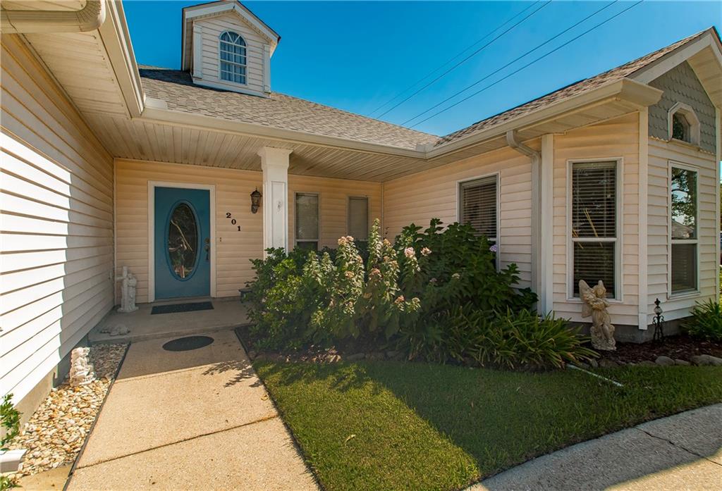 201 COLONIAL CLUB Drive