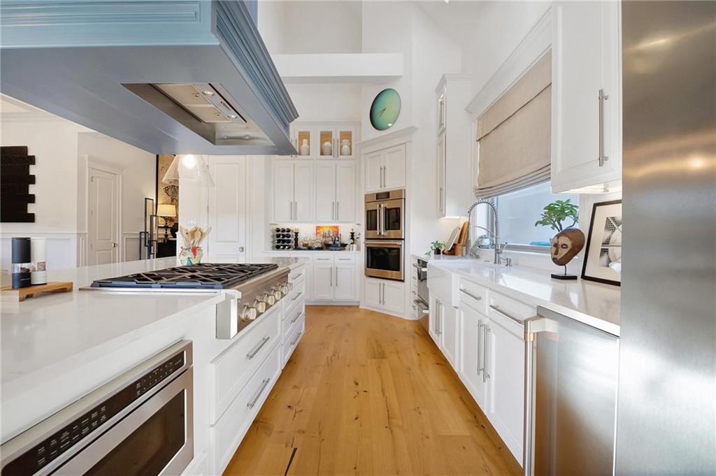 557 N CORNICHE DU LAC