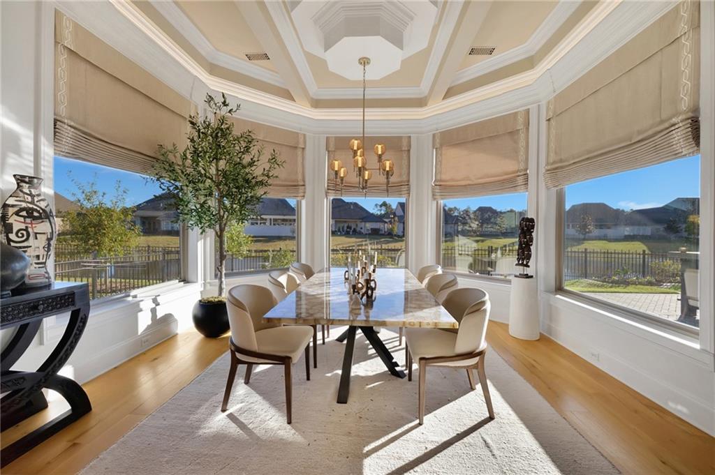 557 N CORNICHE DU LAC