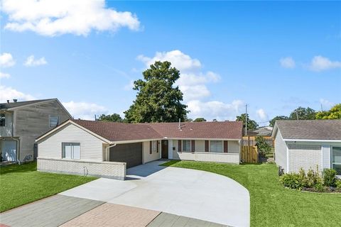 Photo of 728 GOODSON Drive, Gretna, LA 70056 (MLS # 2546138)