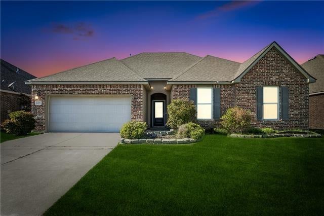 697 LAKESHORE VILLAGE Drive