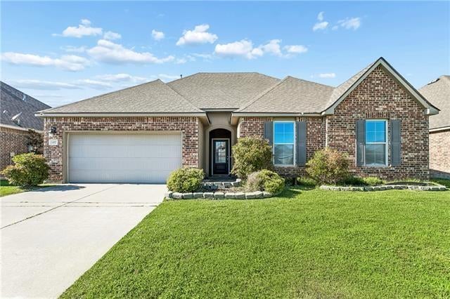 697 LAKESHORE VILLAGE Drive