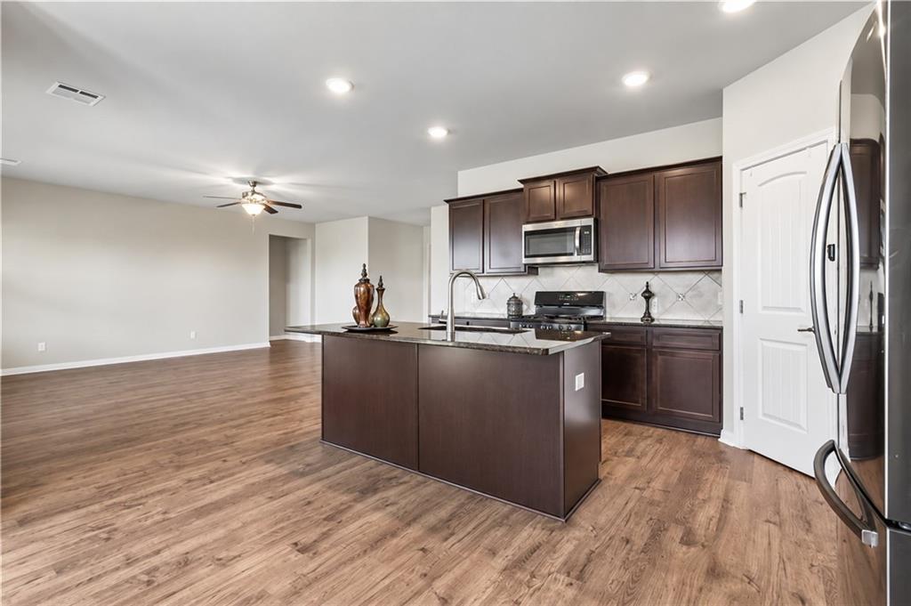 697 LAKESHORE VILLAGE Drive