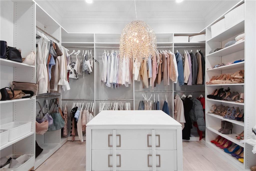 New Orleans, Louisiana 70118, United States, 4 Bedrooms Bedrooms, ,4 BathroomsBathrooms,Residential,Active,102084