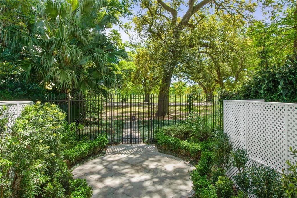 New Orleans, Louisiana 70118, United States, 4 Bedrooms Bedrooms, ,4 BathroomsBathrooms,Residential,Active,102084