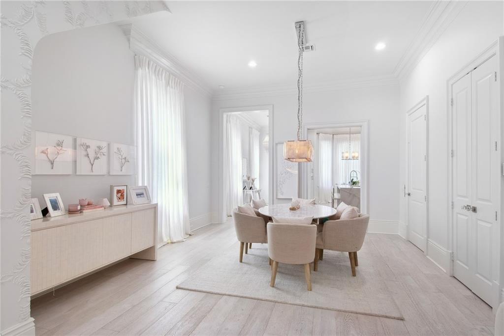 New Orleans, Louisiana 70118, United States, 4 Bedrooms Bedrooms, ,4 BathroomsBathrooms,Residential,Active,102084