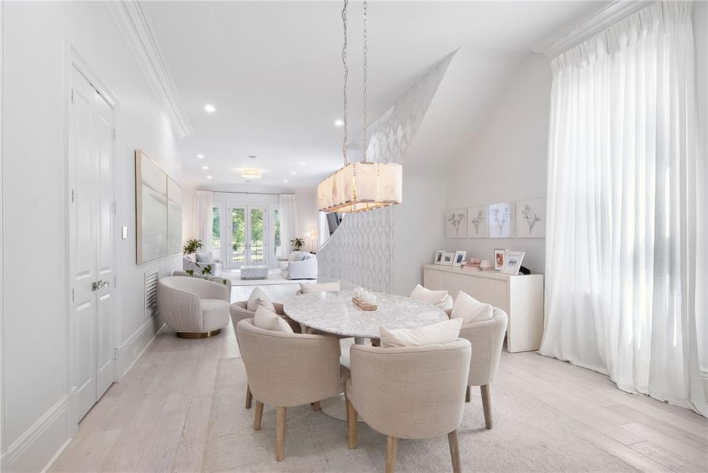 New Orleans, Louisiana 70118, United States, 4 Bedrooms Bedrooms, ,4 BathroomsBathrooms,Residential,Active,102084