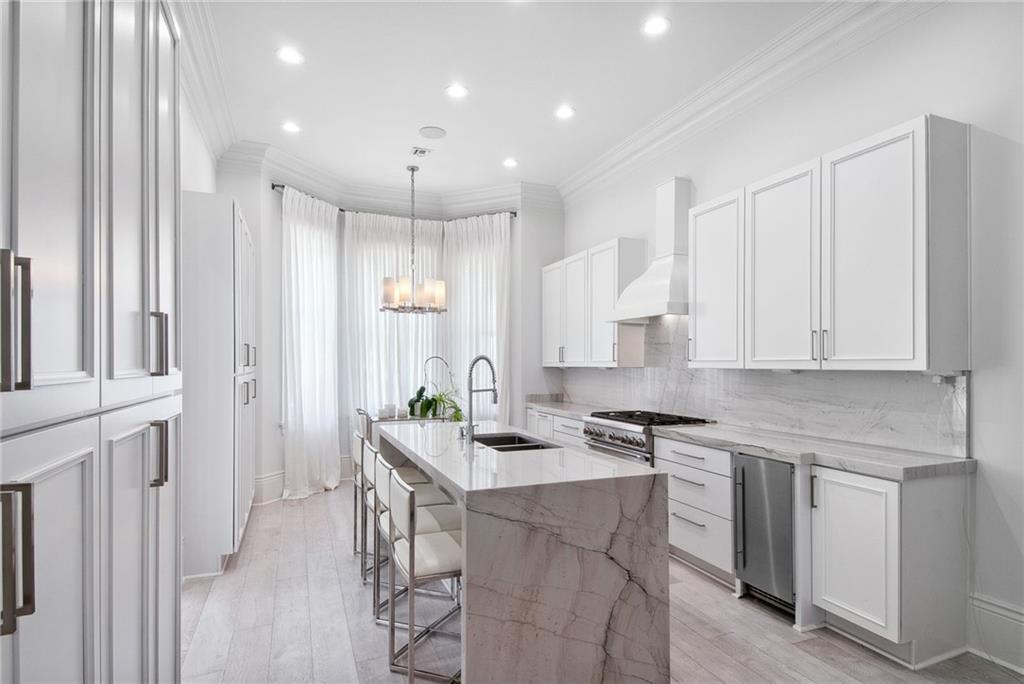 New Orleans, Louisiana 70118, United States, 4 Bedrooms Bedrooms, ,4 BathroomsBathrooms,Residential,Active,102084