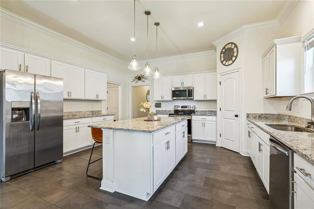1433 ZACHERY Court