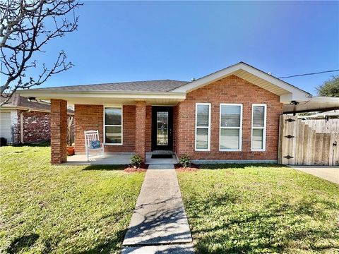 36 WOODCHASE Court Violet LA 70092