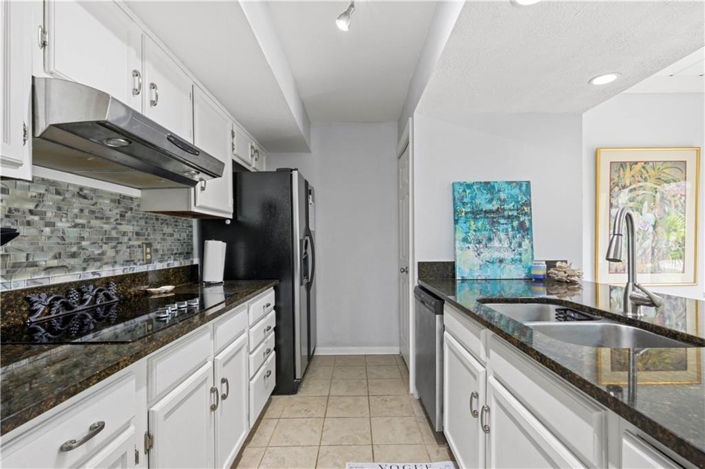 645 TETE LOURS Drive 1