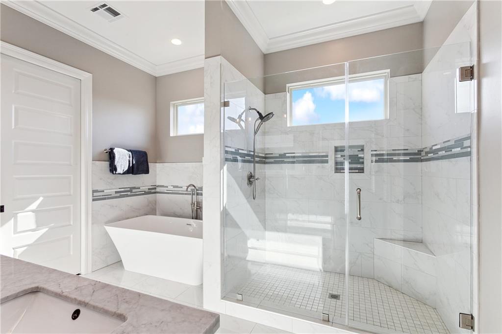 New Orleans, Louisiana 70122, United States, 4 Bedrooms Bedrooms, ,3 BathroomsBathrooms,Residential,Pending,66679