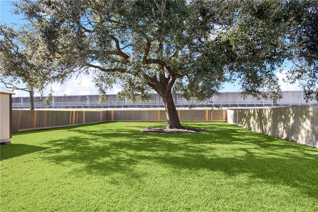 New Orleans, Louisiana 70122, United States, 4 Bedrooms Bedrooms, ,3 BathroomsBathrooms,Residential,Pending,66679