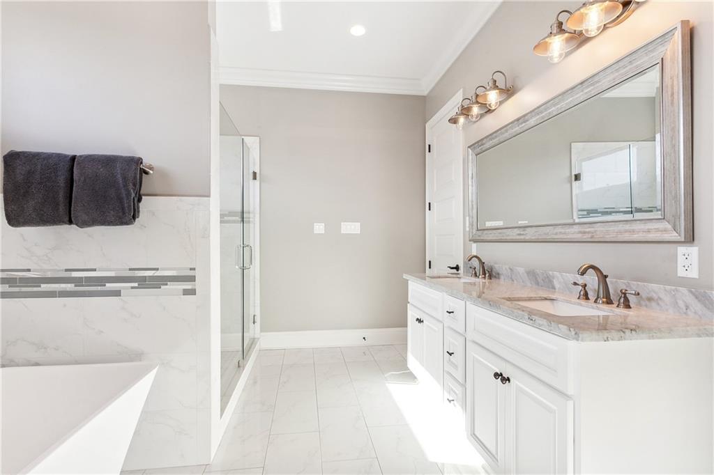 New Orleans, Louisiana 70122, United States, 4 Bedrooms Bedrooms, ,3 BathroomsBathrooms,Residential,Pending,66679