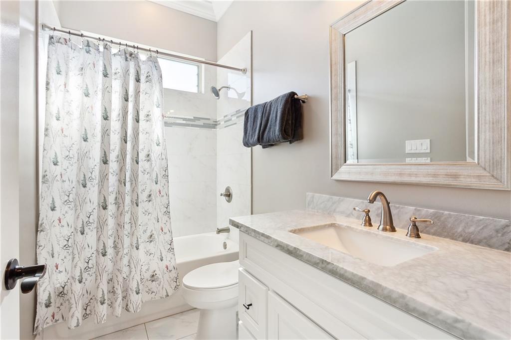 New Orleans, Louisiana 70122, United States, 4 Bedrooms Bedrooms, ,3 BathroomsBathrooms,Residential,Pending,66679