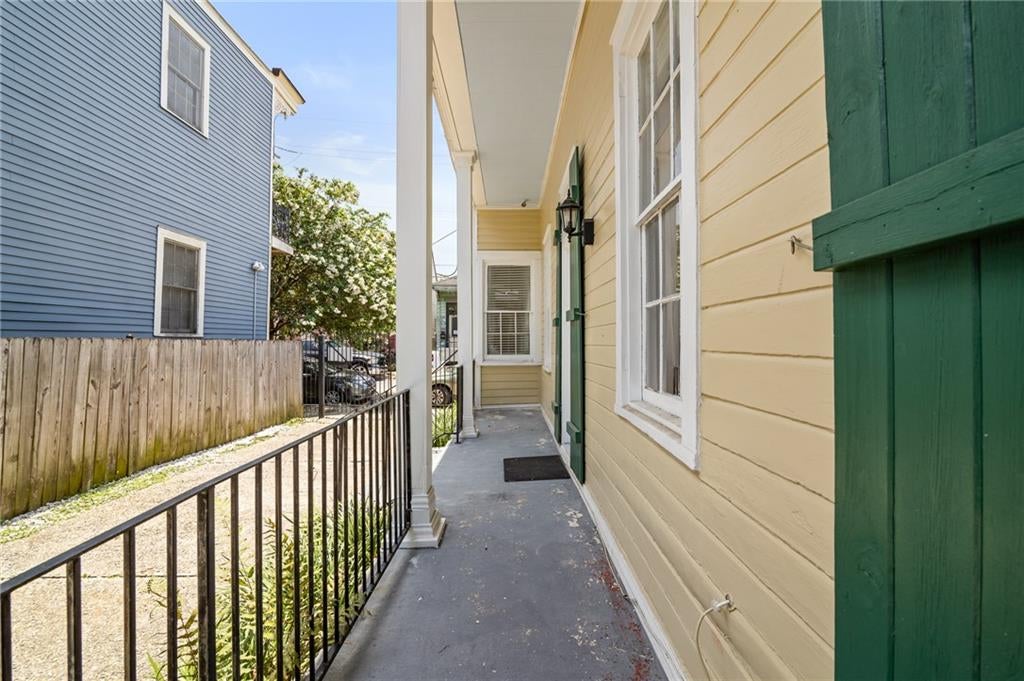 1527 DUMAINE Street