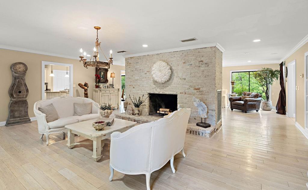 14 RIVERBEND Lane