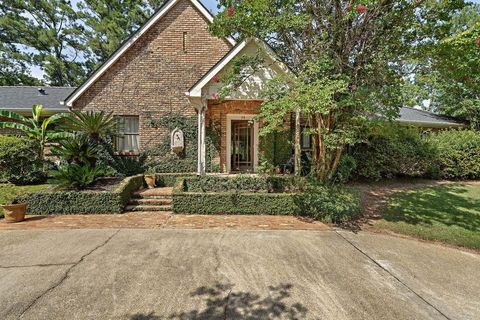 Photo of 14 RIVERBEND Lane, Covington, LA 70433 (MLS # 2553984)