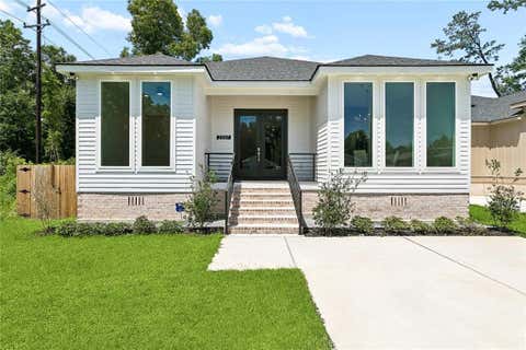 Photo of 2337 ORLEANS Street, Mandeville, LA 70448 (MLS # 2564278)