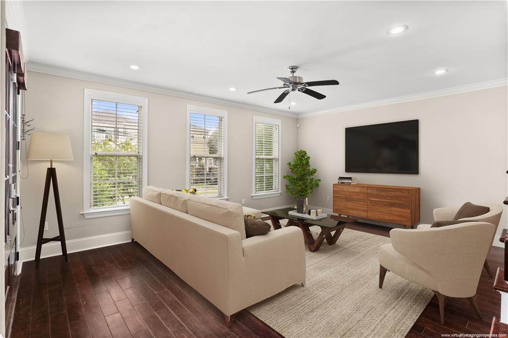 New Orleans, Louisiana 70119, United States, 4 Bedrooms Bedrooms, ,4 BathroomsBathrooms,Residential,Pending,62349