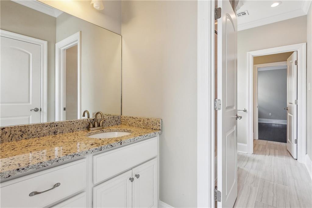 New Orleans, Louisiana 70119, United States, 4 Bedrooms Bedrooms, ,4 BathroomsBathrooms,Residential,Pending,62349