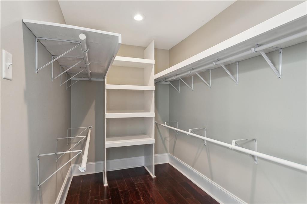 New Orleans, Louisiana 70119, United States, 4 Bedrooms Bedrooms, ,4 BathroomsBathrooms,Residential,Pending,62349