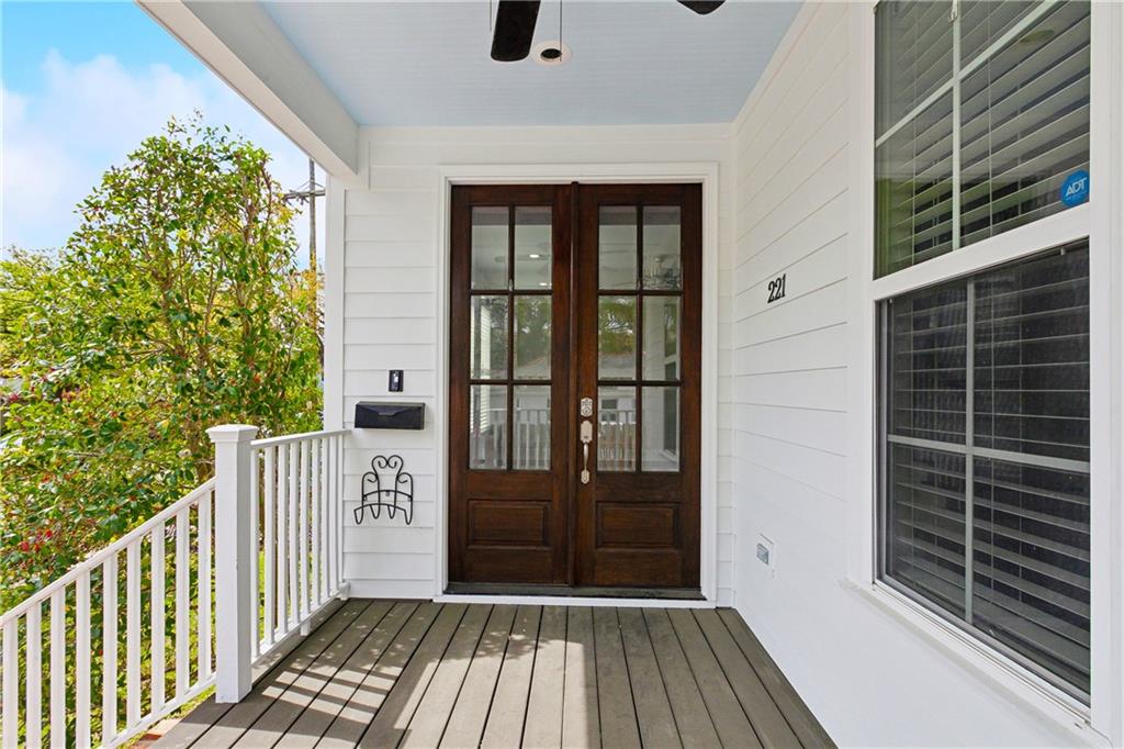 New Orleans, Louisiana 70119, United States, 4 Bedrooms Bedrooms, ,4 BathroomsBathrooms,Residential,Pending,62349