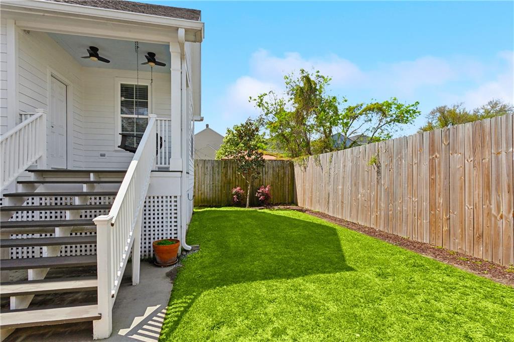 New Orleans, Louisiana 70119, United States, 4 Bedrooms Bedrooms, ,4 BathroomsBathrooms,Residential,Pending,62349