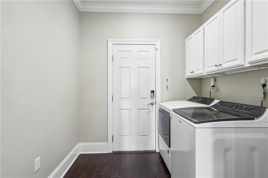 New Orleans, Louisiana 70119, United States, 4 Bedrooms Bedrooms, ,4 BathroomsBathrooms,Residential,Pending,62349