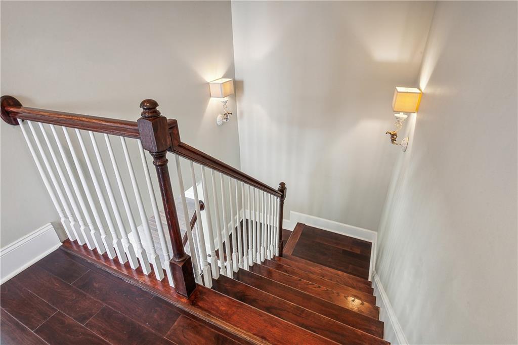 New Orleans, Louisiana 70119, United States, 4 Bedrooms Bedrooms, ,4 BathroomsBathrooms,Residential,Pending,62349