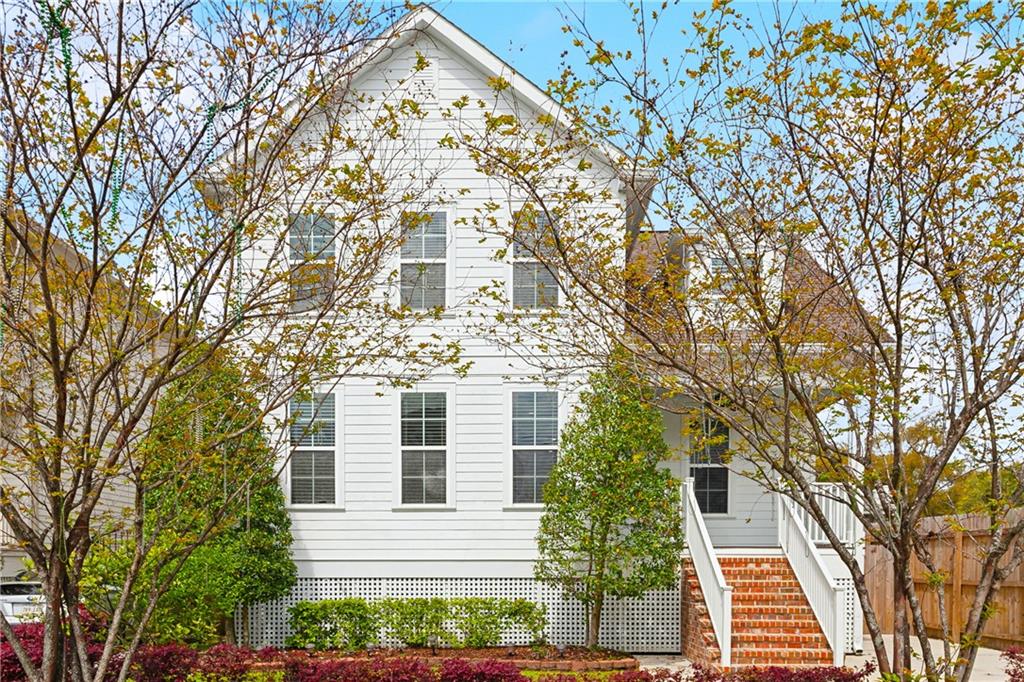 New Orleans, Louisiana 70119, United States, 4 Bedrooms Bedrooms, ,4 BathroomsBathrooms,Residential,Pending,62349