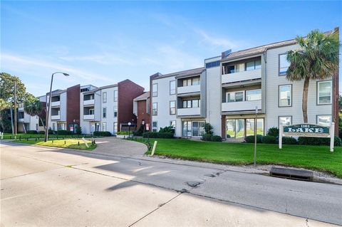 Photo of 1161 LAKE Avenue #115, Metairie, LA 70002 (MLS # 2558298)