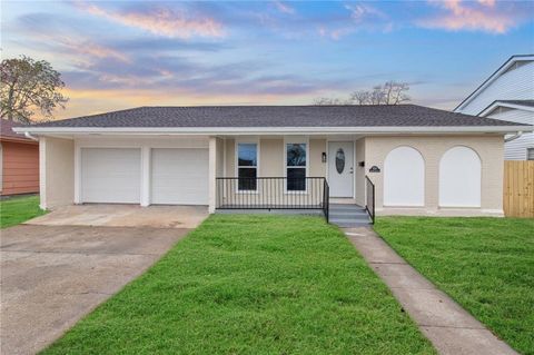 810 SHEREE LYN Court Gretna LA 70056