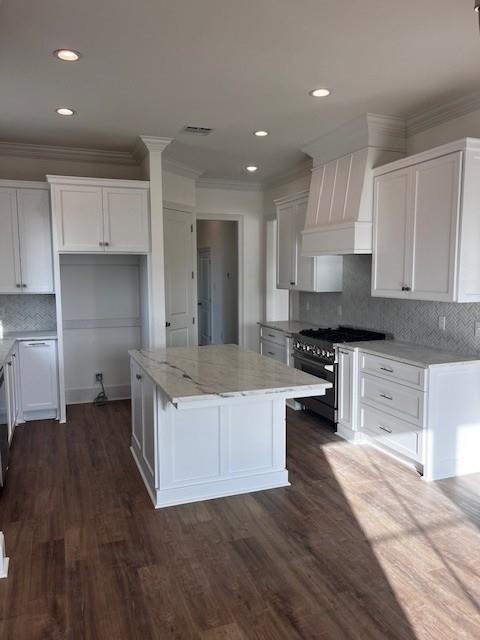 225 COVE POINTE Drive