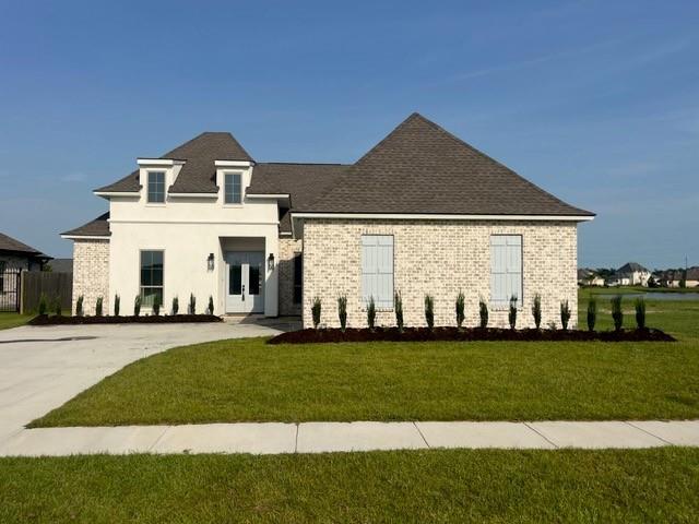 225 COVE POINTE Drive