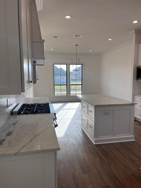 225 COVE POINTE Drive