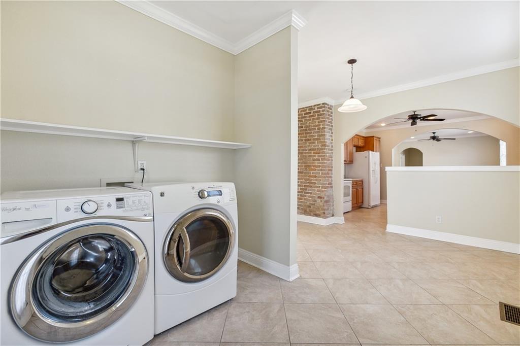 New Orleans, Louisiana 70124, United States, 3 Bedrooms Bedrooms, ,2 BathroomsBathrooms,Residential,Active,234499