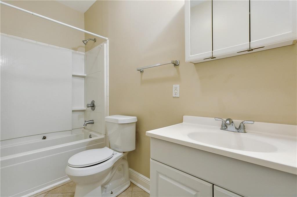 New Orleans, Louisiana 70124, United States, 3 Bedrooms Bedrooms, ,2 BathroomsBathrooms,Residential,Active,234499
