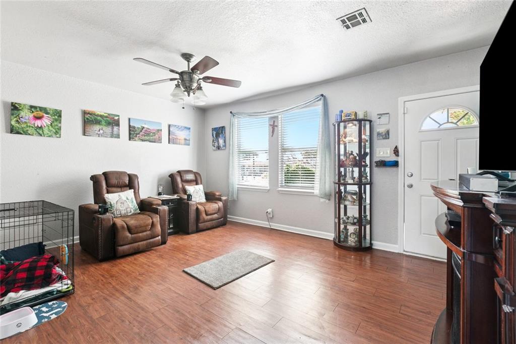 221 W URQUHART Street