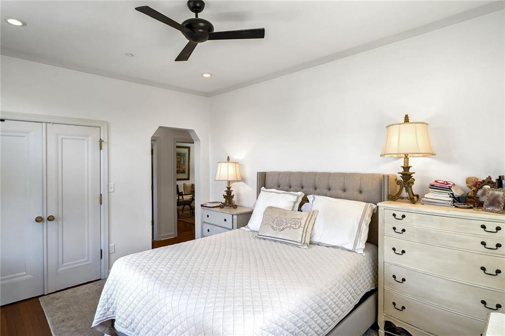 New Orleans, Louisiana 70115, United States, 3 Bedrooms Bedrooms, ,2 BathroomsBathrooms,Residential,Pending,6571