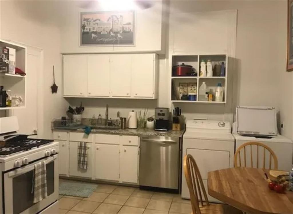 New Orleans, Louisiana 70119, United States, 2 Bedrooms Bedrooms, ,1 BathroomBathrooms,Residential,Pending,108376