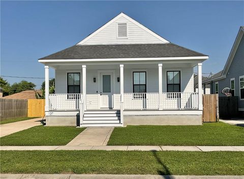 Photo of 137 SEAL Drive, Arabi, LA 70032 (MLS # 2560322)