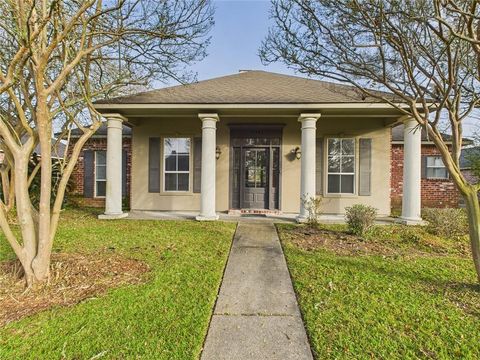 Photo of 12563 STUTGART Avenue, Baton Rouge, LA 70816 (MLS # 2562040)