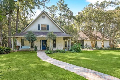 2 BORDELON Court Mandeville LA 70471