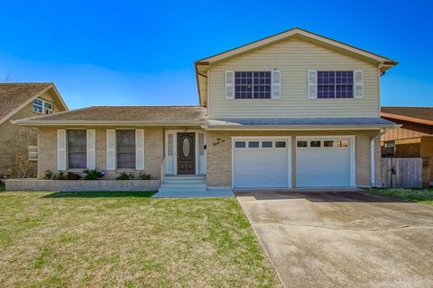 136 LINDA Court Gretna LA 70053